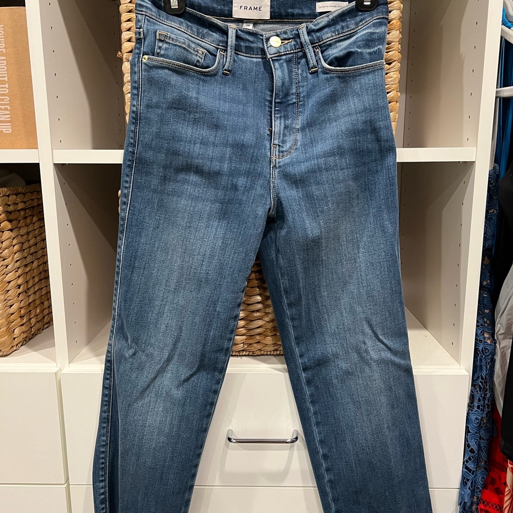 Frame Le Sylvie slender straight Raw edge Jeans size 26